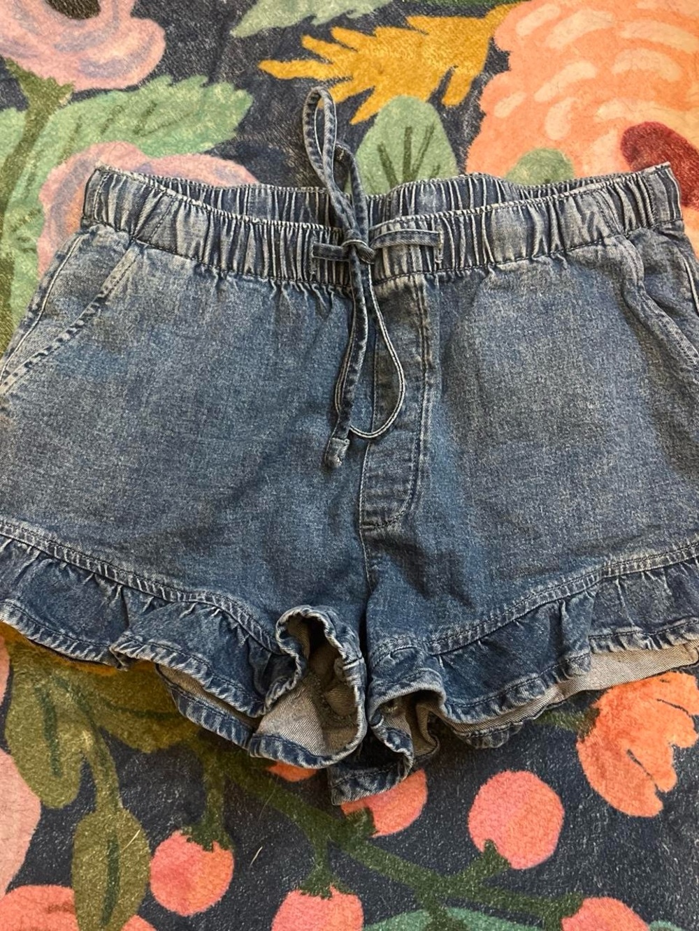 American Eagle Ruffle Shorts